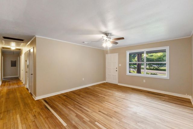 701 Crestview Dr., Hattiesburg, MS 39401
