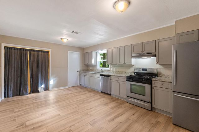 701 Crestview Dr., Hattiesburg, MS 39401