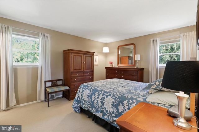 118 CLARRIGE DR, Willow Grove, PA 19090