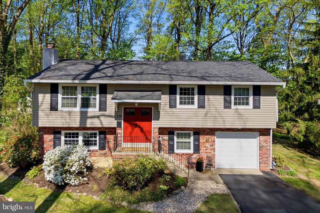118 CLARRIGE DR, Willow Grove, PA 19090