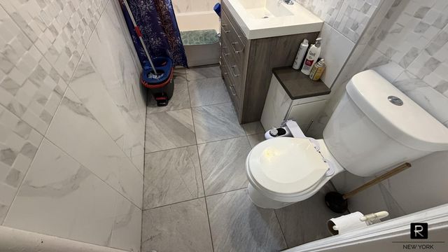 8810 34th Ave Apt 2F, New York City, NY 11372