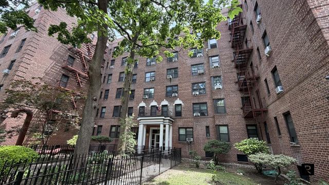 8810 34th Ave Apt 2F, New York City, NY 11372