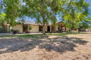11801 N Mckelvy Avenue, Clovis, CA 93619