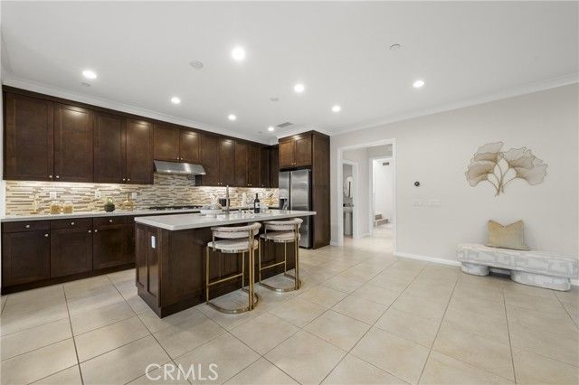 113 Hanging, Irvine, CA 92620