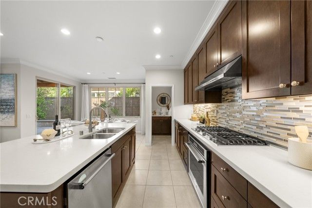 113 Hanging, Irvine, CA 92620