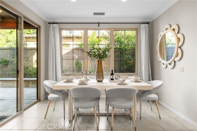 113 Hanging, Irvine, CA 92620