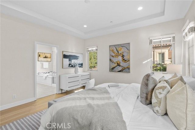 113 Hanging, Irvine, CA 92620