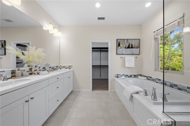 113 Hanging, Irvine, CA 92620