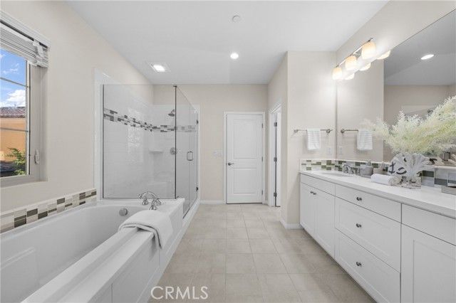 113 Hanging, Irvine, CA 92620