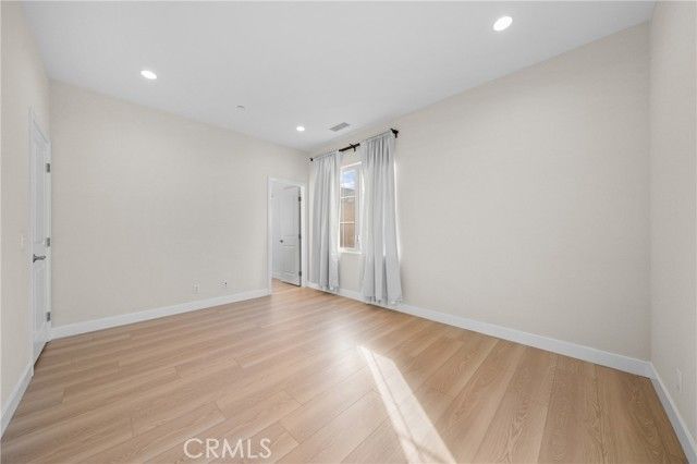 113 Hanging, Irvine, CA 92620