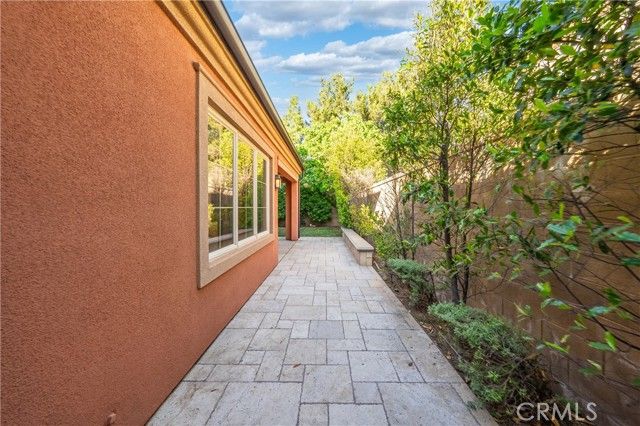 113 Hanging, Irvine, CA 92620