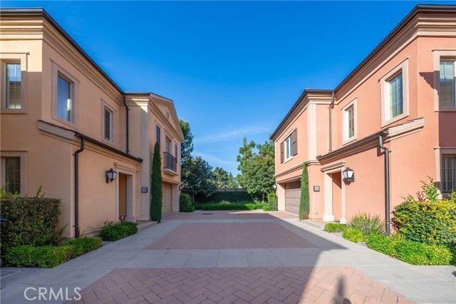 113 Hanging, Irvine, CA 92620