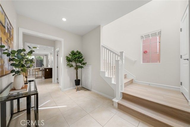 113 Hanging, Irvine, CA 92620