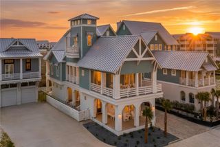 217 Sweet Bay St, Port Aransas, TX 78373