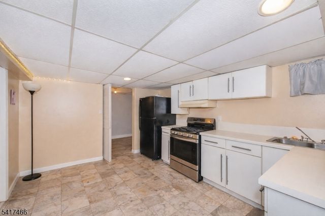 729 Eaton St, Elizabeth City, NJ 07202