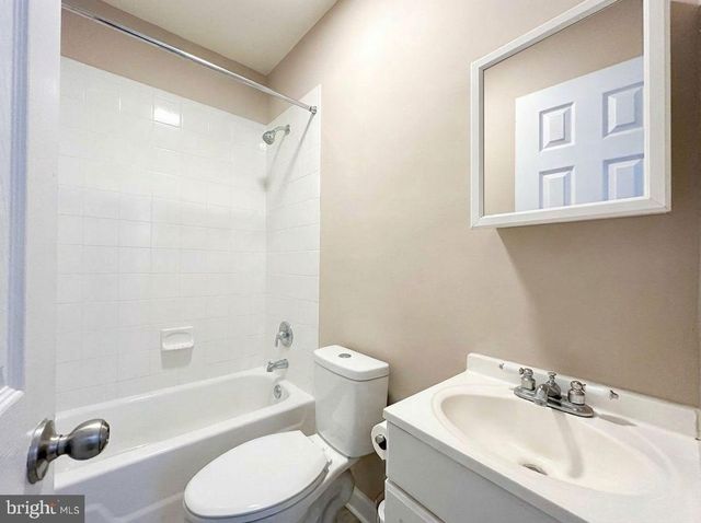 2040 N CARLISLE ST, Philadelphia, PA 19121