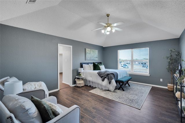 916 Joshua Drive, Burleson, TX 76028