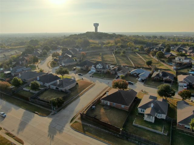 916 Joshua Drive, Burleson, TX 76028