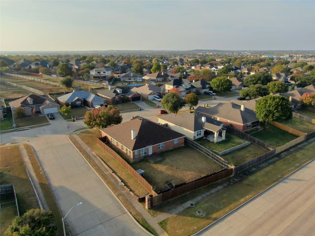 916 Joshua Drive, Burleson, TX 76028