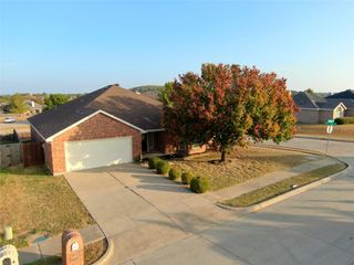 916 Joshua Drive, Burleson, TX 76028