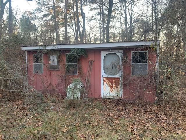 5217 Blackie LN, Zuni, VA 23898