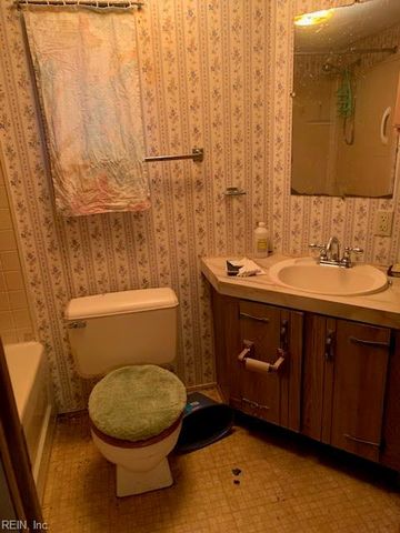 5217 Blackie LN, Zuni, VA 23898