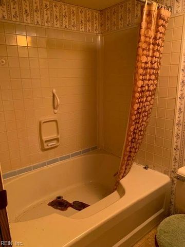 5217 Blackie LN, Zuni, VA 23898