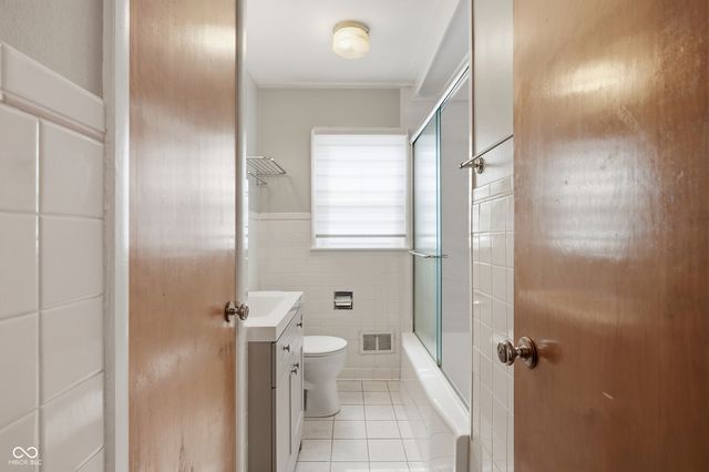 202 N 18th Avenue, Beech Grove, IN 46107