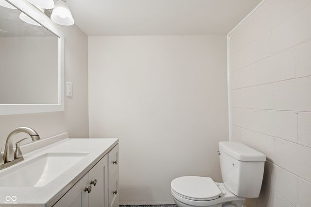 202 N 18th Avenue, Beech Grove, IN 46107