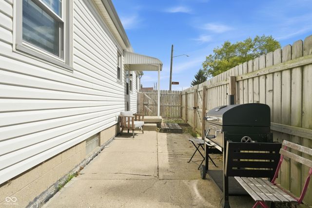 202 N 18th Avenue, Beech Grove, IN 46107