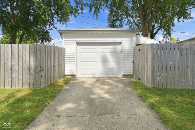 202 N 18th Avenue, Beech Grove, IN 46107