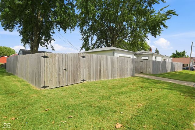 202 N 18th Avenue, Beech Grove, IN 46107
