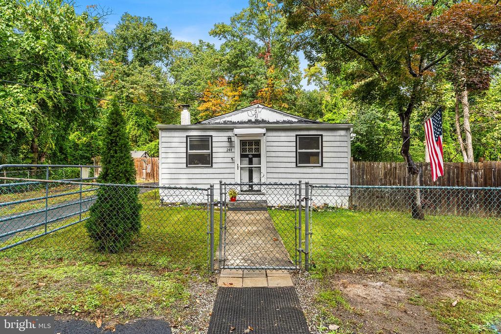 244 GIRARD AVE, ATCO, NJ 08004 — exterior
