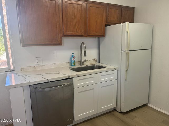 2537 W GEORGIA Avenue 4, Phoenix, AZ 85017