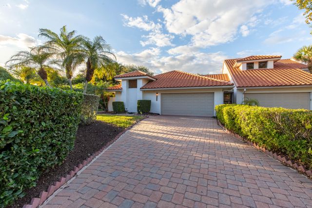 2451 Windsor Way Court, Wellington, FL 33414