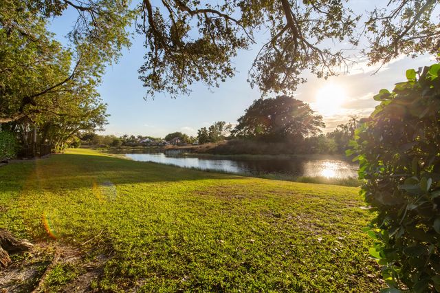 2451 Windsor Way Court, Wellington, FL 33414