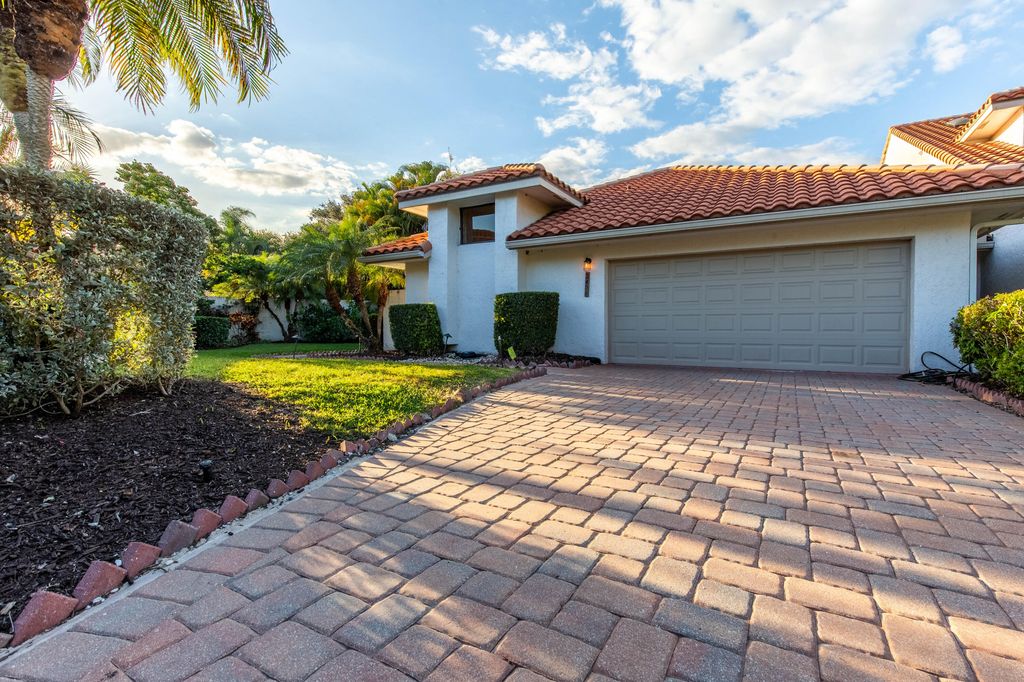 2451 Windsor Way Court, Wellington, FL 33414
