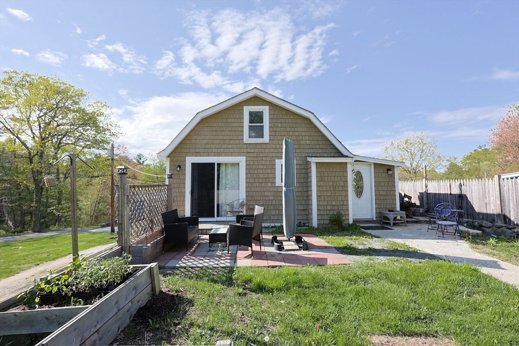 11 Overlook Avenue, Gloucester, MA 01930