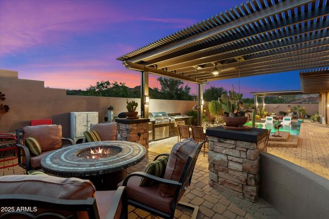 41252 N WHISTLING STRAIT Court, Anthem, AZ 85086