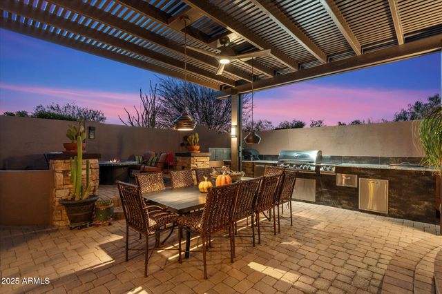 41252 N WHISTLING STRAIT Court, Anthem, AZ 85086