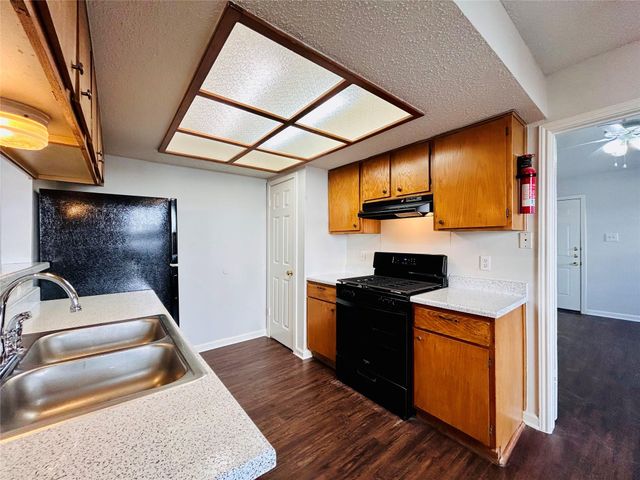 9317 Kempler DR A, Austin, TX 78748