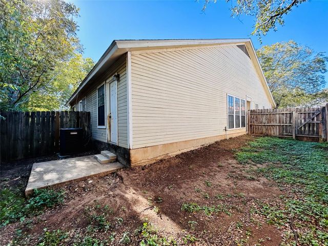 9317 Kempler DR A, Austin, TX 78748