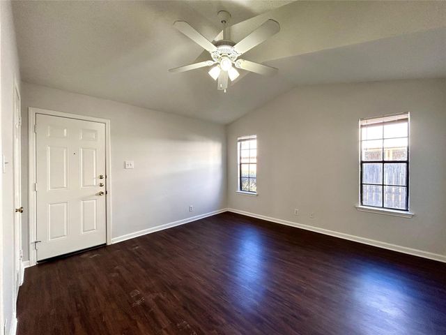 9317 Kempler DR A, Austin, TX 78748