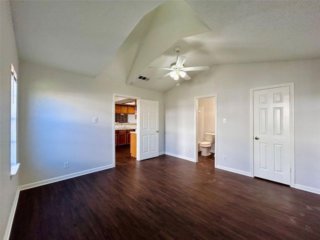 9317 Kempler DR A, Austin, TX 78748