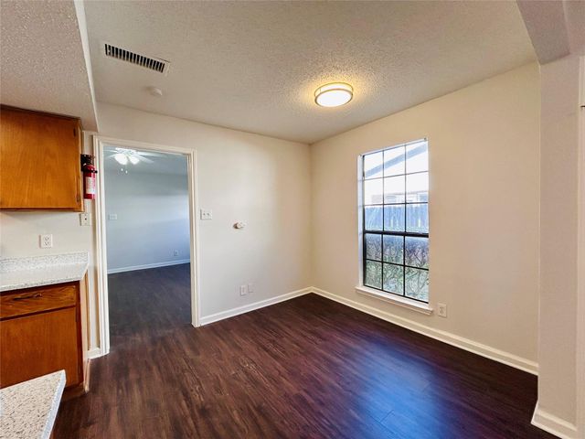 9317 Kempler DR A, Austin, TX 78748