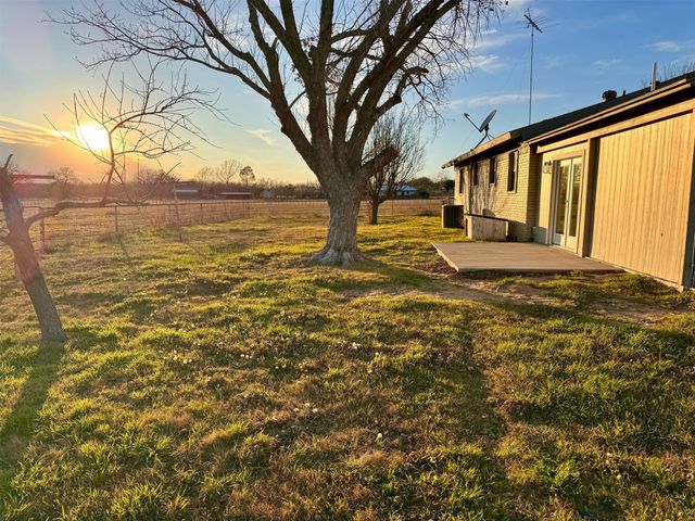 207 County Road 3214, Bridgeport, TX 76426