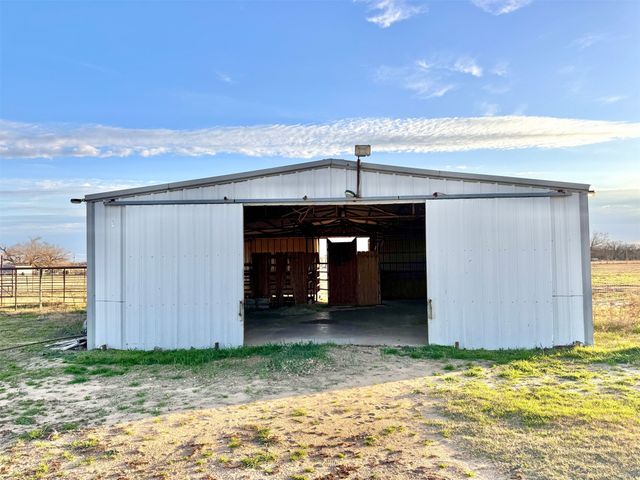 207 County Road 3214, Bridgeport, TX 76426