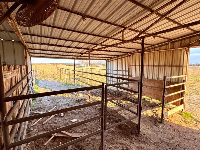 207 County Road 3214, Bridgeport, TX 76426