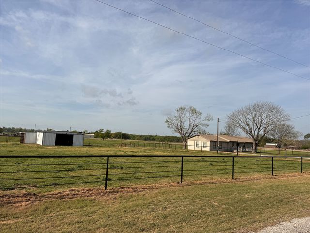 207 County Road 3214, Bridgeport, TX 76426