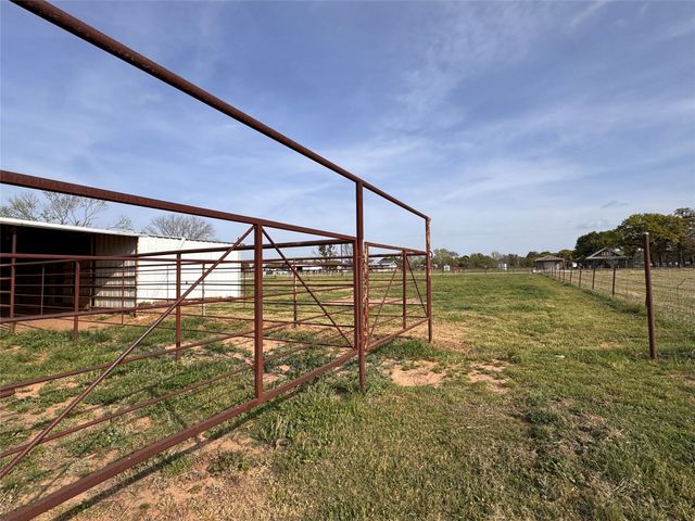 207 County Road 3214, Bridgeport, TX 76426